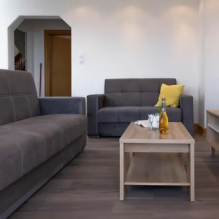 Apartment Sandra Kastela